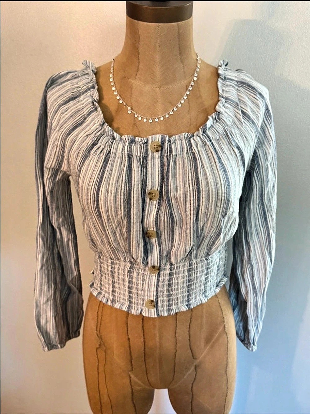 Aéropostale Striped Cropped Blouse in Blue & White Size Medium